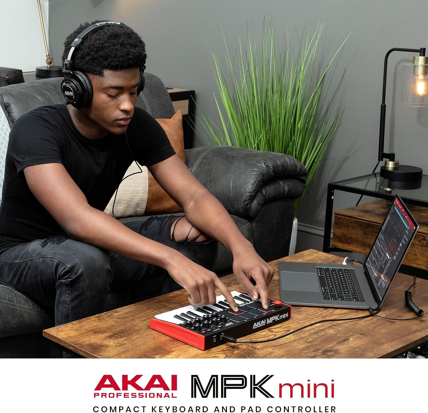 AKAI, 25 Key USB MIDI Keyboard Controller with 8 Drum Pads, 8 Assignable 360 Degree Knobs and Pro Software Suite Included, MPK Mini (MPKMINI3)